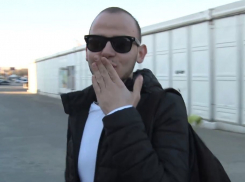 Бузова в Волгограде: мужчины посылали воздушные поцелуи, а девушки завидовали