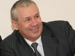 Вице-мэр Евгений Алтухов получил расчетные в сумме 300 000 рублей