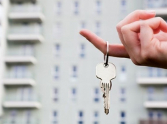 Нехорошая квартира: в Волжском психически больные соседи жгут костры и испражняются в ванну