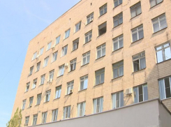  Решил попиариться, - Эдгар Петросян о неожиданном визите Бочарова в больницу в Волжском