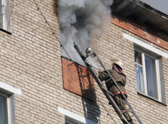 В Волжском на пожаре из-за курения пострадал 48-летний мужчина 
