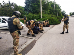 Людей с оружием в камуфляже заметили на юге Волгограда 