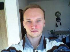 В Волжском без вести пропал молодой мужчина в черных берцах