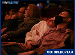 «Навязывается откровенный разврат»: в Волгограде сотни пар при осуждении Церкви вместе отметили День святого Валентина