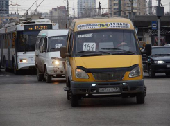 В Волгограде остановки адаптируют для инвалидов