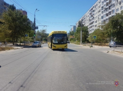78-летний волгоградец получил травмы в салоне резко затормозившего автобуса
