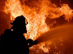 Труп мужчины обнаружили на пепелище в Волгоградской области