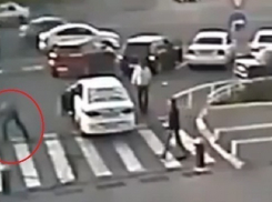 Что упало, то пропало: таксист в Волгограде прикарманил чужой бумажник