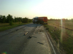 Под Волгоградом 47-летний водитель на Suzuki протаранил бензовоз