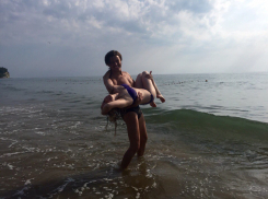 Прохор Шаляпин отдыхает в Туапсе со своей первой любовью из Волгограда