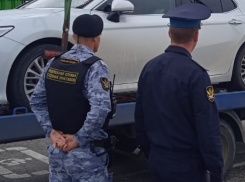 Волгоградские приставы арестовали Lexus за миллионные долги по алиментам