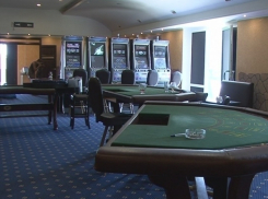 Волгоградские полицейские прикрыли подпольное казино в частном доме