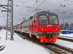 Жители Волгограда не смогут добраться до Волжского на электричке в новогодние праздники 