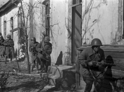  27 августа 1942 года. Радио Парижа: «Сдать Сталинград - значит открыть противнику сердце страны!»