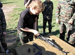 200 школьников из Волгограда забросят в в/ч на остров Зеленый 