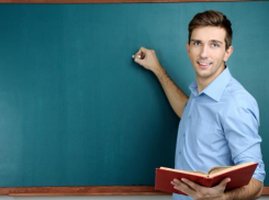 Зарплата педагогов Волгограда меньше, чем у сельских учителей