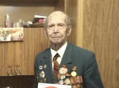  «Два месяца назад поднимался на 5-й этаж, сейчас – в реанимации»: семья о ветеране из Волгограда, выписанном с открытом швом 