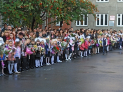 Детей на линейках 1 сентября в Волгограде будут охранять 3 тысячи полицейских и казаков 