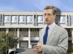 Экс-доцента ВолГУ Мельниченко оставили в СИЗО