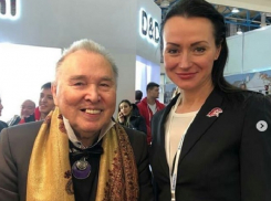 Елена Слесаренко была замечена на модном показе в компании с Вячеславом Зайцевым