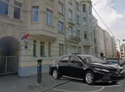 Чистота иномарок и парковка представительства Волгоградской области в Москве обойдется бюджету в 1,5 млн рублей