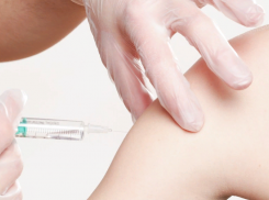 Около 10 процентов волгоградцев готовы привить детей от COVID-19