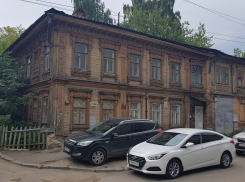 В Волгоградской области работник автосервиса с другом избили клиента, которого не устроили расценки мастерской