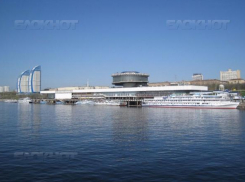 В Волгограде у причала речпорта утонул мужчина