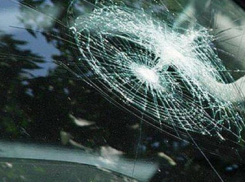 Обуреваемый ревностью мужчина разбил машину возлюбленного экс-супруги в Волгоградской области