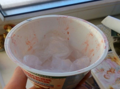 Волгоградец купил на рынке стакан пакетов вместо клубники