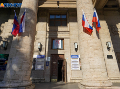 Волгоградке на выборах устроили кросс по этажам и отправили ждать урну домой