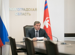 «Еженедельно 50 000 новых случаев»: волгоградский губернатор раскрыл правду о COVID-19