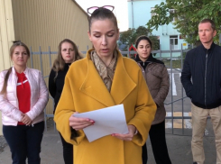 Раздолбанную за 40 лет дорогу в Волгограде проверит прокуратура после жалобы Путину