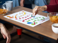 Топ-5 новогодних игр для взрослых