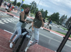 В Международном аэропорту Волгограда из чемоданов туристов грузчики украли более 100 тысяч рублей и золото