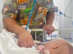 Волгоградские врачи спасли от смерти 3-летних двойняшек 