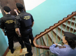 Под Волгоградом у женщины за миллионный долг забирают 2-комнатную квартиру