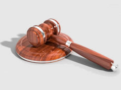 Бывшие полицейские и их сообщница ответят в суде в Волгоградской области 