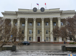 «Подчёркнутая дистанция от общероссийских традиций»: политолог об игнорировании Дня Конституции в Волгограде