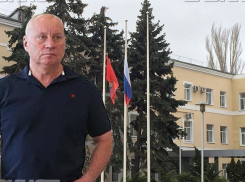 Виталий Лихачев первым в Волгограде сдал документы в комиссию по выборам главы города