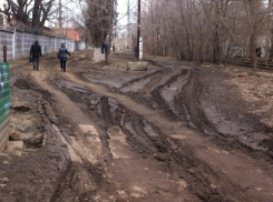 В грязевое месиво превратилась улица Пугачевская после открытия Нулевой продольной