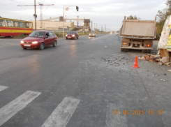 В Волжском столкнулись «КАМАЗ» и «Газель»: 1 человек пострадал