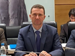Глава волгоградского Облкомобразования Александр Калинин отмечает день рождения