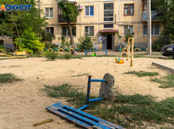 Был дома с отцом: подробности жуткого падения с окна 6-летнего волгоградца