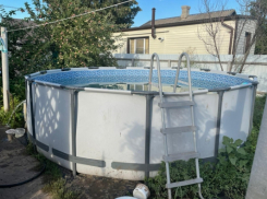 В Волгоградской области трехлетняя девочка утонула в бассейне