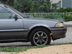 На видео попала загоревшаяся Toyota Corolla в Волгограде