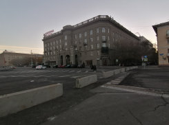 В центре Волгограда содрали асфальт и перекрыли проезд по улице Мира