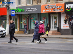 Волгоградскую власть просят отменить ковидные ограничения для бизнеса на время затишья перед «омикрон»