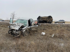 Женщина погибла и трое пострадали в ДТП на обледеневшей дороге в Волгограде