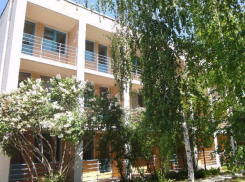 Хозяин туркомплекса в Волжском задолжал сотрудникам зарплаты на 2 млн рублей